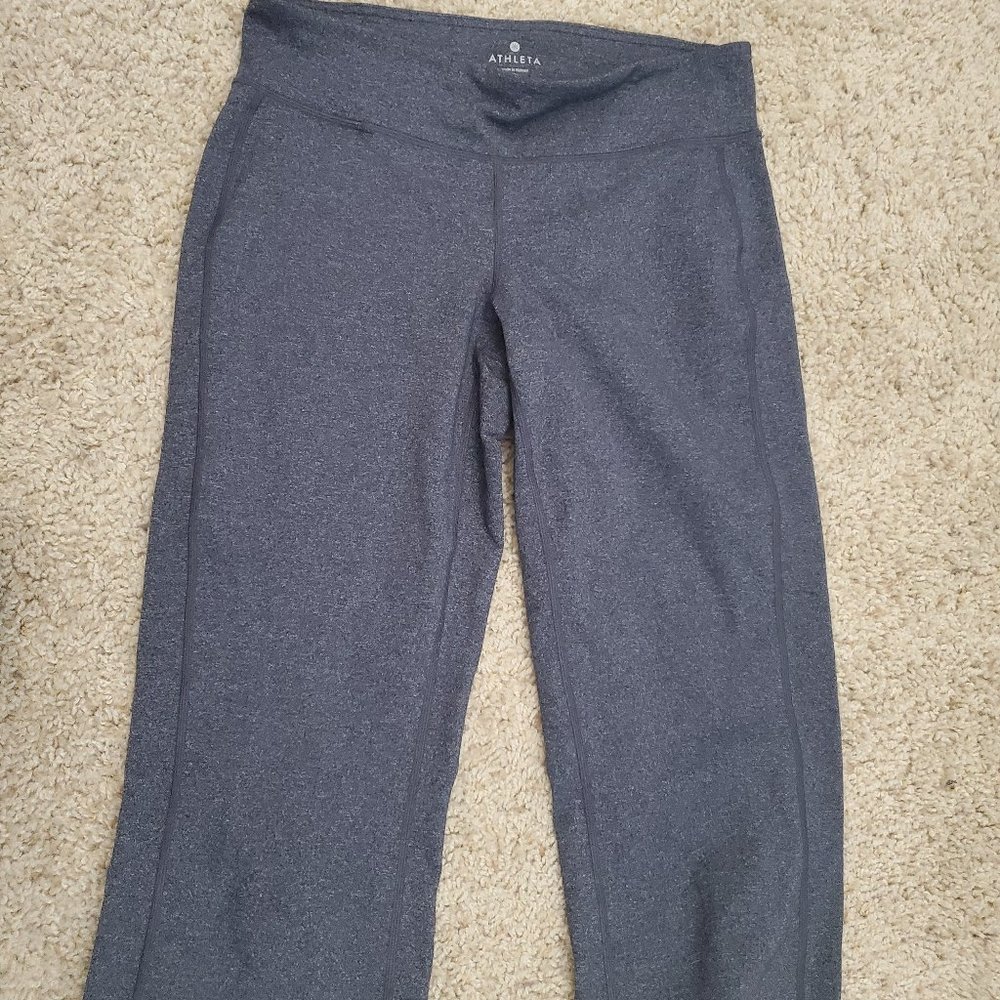 Athleta gray capri wide leg pants, size small, EUC